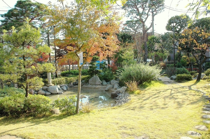 「延寿東流庭園」滝・流れ・池のある和風庭園