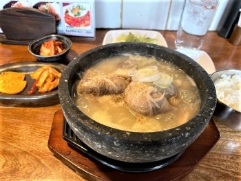 ランチ：参鶏湯（半身）セット　1,100円　