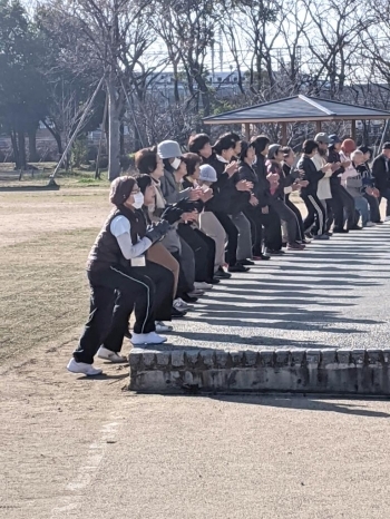 イチ、ニッ、パンパン！