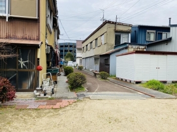 【本町公園路地】