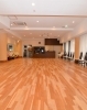 天然木材でダンス用にチューニングされた広々としたフロアです。「ダンススタジオ アオタ」