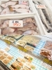 お魚やお惣菜コーナーも人気！　おかずも一緒にいかがでしょうか。「聖籠地場物産館」