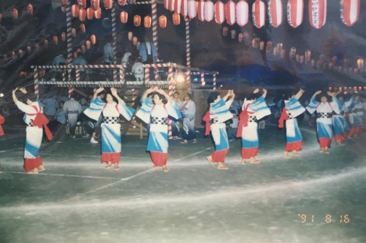 全員で暑い夏を踊り、競い合い、楽しみました。