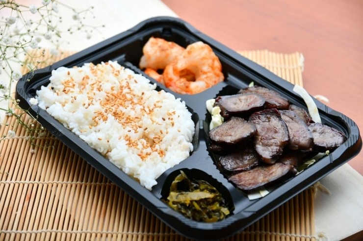 干し肉弁当　780円