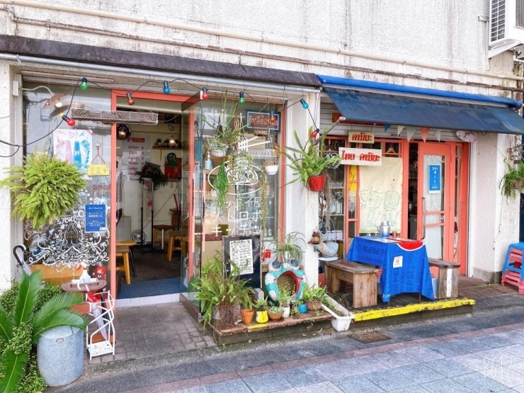 お店の前には消毒液が設置されていました。