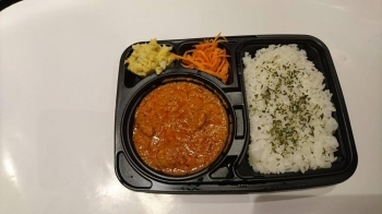 スパイシーバターチキンカレー　850円