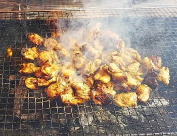 日向鶏炭火焼き　600円