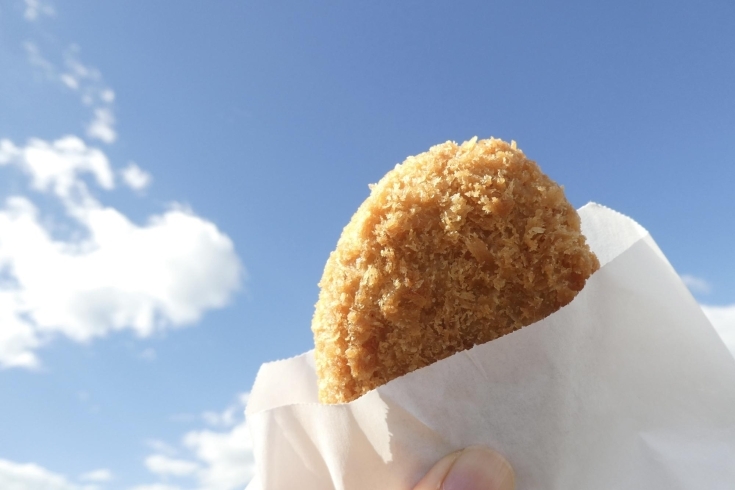 青空の下で食べる佐久山コロッケは最高のご馳走♪「きらきらホットなすしおばらマルシェ御礼！」