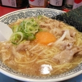 また通いたくなる！こだわりの熟成醤油「肉そば」『丸源ラーメン　宮崎新別府店』【宮崎市エリア】