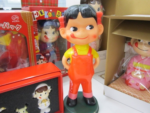 「宝塚市からのお客様、ペコちゃん人形のお買取り！フィギュアやブリキのおもちゃなどのお買取りなら“おたからやJR伊丹店”まで！川西市や三田市からもぜひ。」