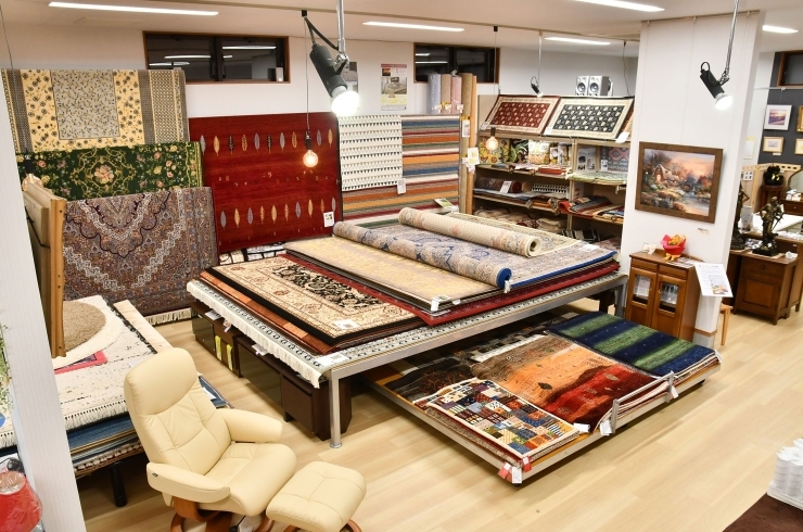 「インドア」絨毯とベッドのショールーム　インドア