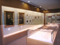 「早稲田大学125記念室」早稲田大学および関係各所に所蔵する貴重な資料の展覧会を開催。