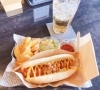 街を見下ろすホットドッグスタンドでおしゃれランチ『HOT DOG STAND