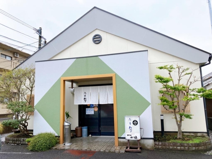 駐車場はお店の前にあります★