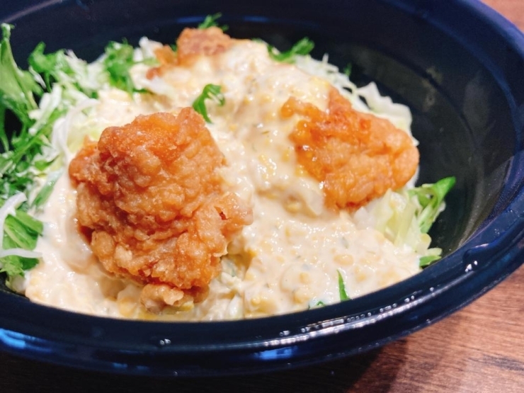 一緒にチキン南蛮丼もテイクアウト！