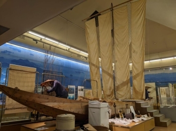 フロア中央に大きな『オオブネ』と言われる川船が展示してあります。かつては、太田川を利用した水上輸送が発達していたそうですよ