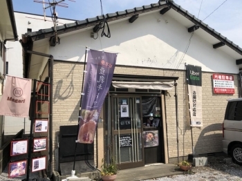 駐車場はお店の前になります！