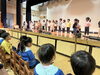 練習中のうさぎ組さん（2歳）と見学中の年少さん「【にこにこ発表会】と【大きくなったね会】の練習☺️」