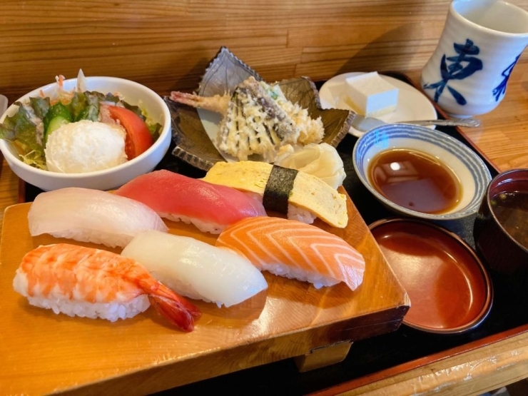 お寿司の種類は基本的に変わらないそうですが、苦手なものがある方は変更してくださるそう！