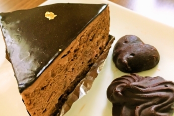 チョコレートケーキだって優しい味です☆「Patisserie Momo」