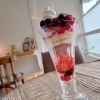 濃厚チーズアイスとあまおういちごアイスのぷりんパフェ