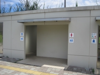 通常はこちらのトイレをお使いくださいね。