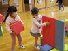 遊戯室で積み木遊び☆「幼稚園大好き♪」