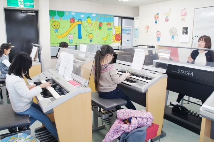 「京浜楽器 ヤマハ音楽教室 宮崎台センター」音楽を通して、親子とお友達のふれあいが生まれます。
