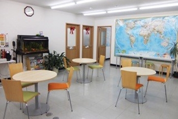 清潔感のある明るい教室「エクセルイングリッシュスクール」