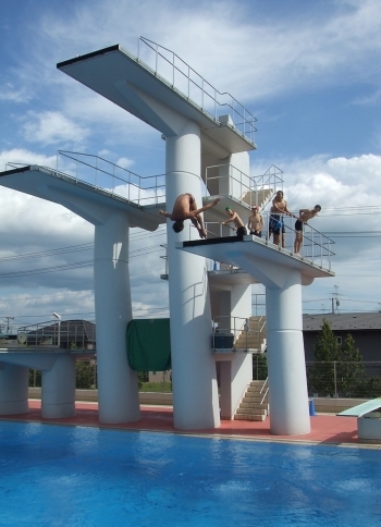 飛び込みプール「盛岡市立総合プール」