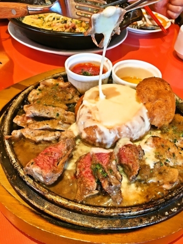 チーズマリノ 日進竹の山店 新名物 炭焼きステーキ3種盛りパネフォンデュ 1780円 まいぷれ編集室一押し 豊明 東郷 日進 長久手のおすすめランチ まいぷれ 豊明 東郷 日進 長久手