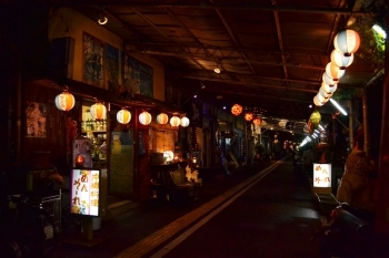 元寺町ストリートには個性的な飲食店が立ち並ぶ「Sana Inn Town（サナインタウン）」