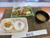 月一回お弁当をみんなで食べます。「いきいきニュース」