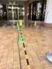 雨の日も滑らず安全な通路にします「台風は来ちゃったけど梅雨前」