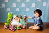 「ぬいぐるみ大集合！カラフルで楽しいニューボーンフォト」