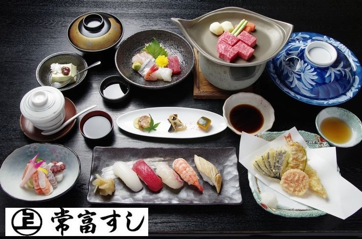 「常富寿司」繊細で上品なお料理を女性も嬉しい椅子とテーブルのあるお座敷で