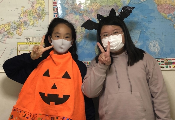 小学英語のハロウィンパーティにて「冬期講習が始まりました！」