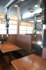 女性1人でも気軽に入れる明るめの店内「焼肉・ステーキ 牛弘」