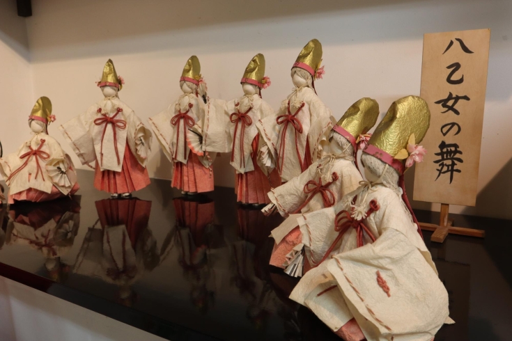 「『しらたか人形40周年記念展』荒砥駅内紅の里 SHOP ギャラリーで開催中です❗️」