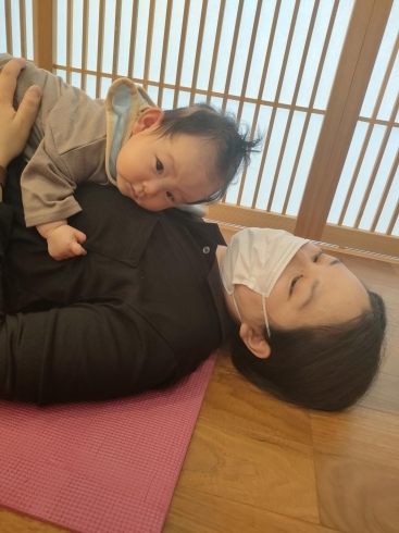 mamaの負荷に「本日のmama&baby yoga」