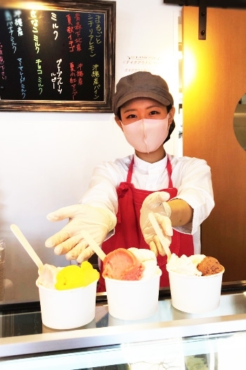 スタッフのオススメなどお気軽にお尋ね下さい。「gelateria LIMONE（ジェラテリア・リモーネ）」