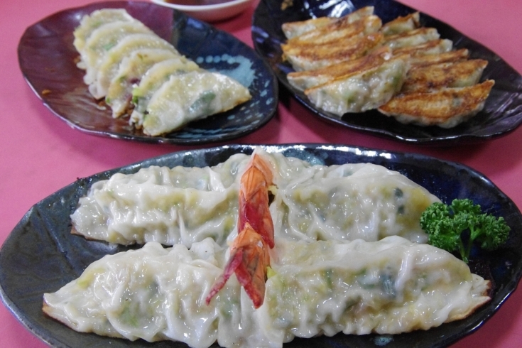 「海鮮餃子 北京」「枚方にうまい店あり」　舌つづみの聞こえる餃子、中華の店です。
