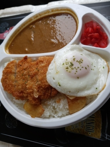 目玉焼きトッピングはプラス50円です「本日の日替わり★今日は中華丼が500円！」