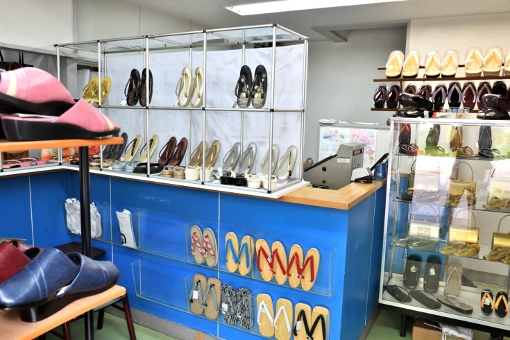 「松屋履物店」粋な着物姿が引き立つ足元を演出する上質な和装履物の老舗専門店