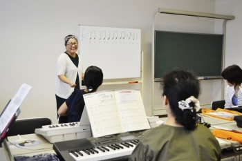 音楽の話～世間話まで、おしゃべりを交えながら楽しくレッスン♪「nanairo-piano（なないろぴあの）」
