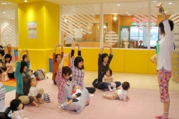 ～子育てセミナー～
ママものびのび～☆「富山市子育て支援センター」