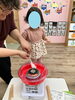 先生に手伝ってもらってるよ！「綿菓子製造機導入！【札幌市北区児童デイサービスこぱんはうすさくら札幌太平教室】」