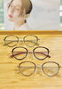 ちょっぴりキャットアイ形のシェイプアップフレーム「福井県の鯖江から眼鏡の新作がたっぷり届きました🩵」