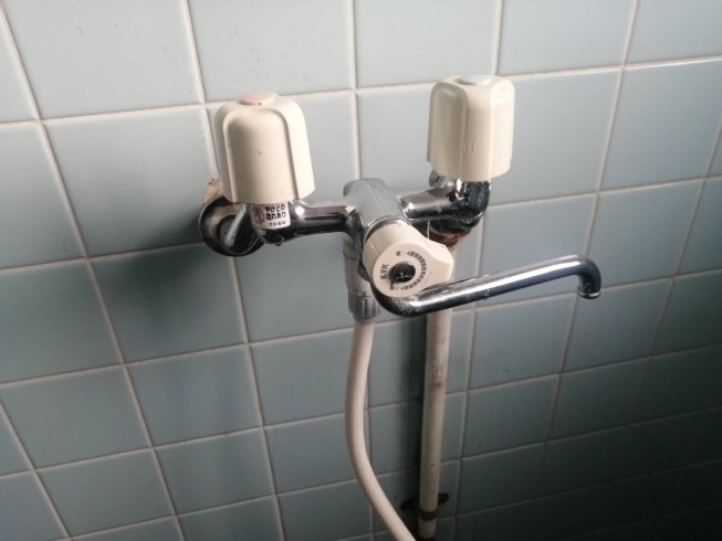 「浴室シャワー水栓交換 蛇口交換 浴室壁パネル取付 浴室リフォーム」