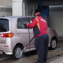 フル ワックス洗車（タイヤワックス込み）30分～